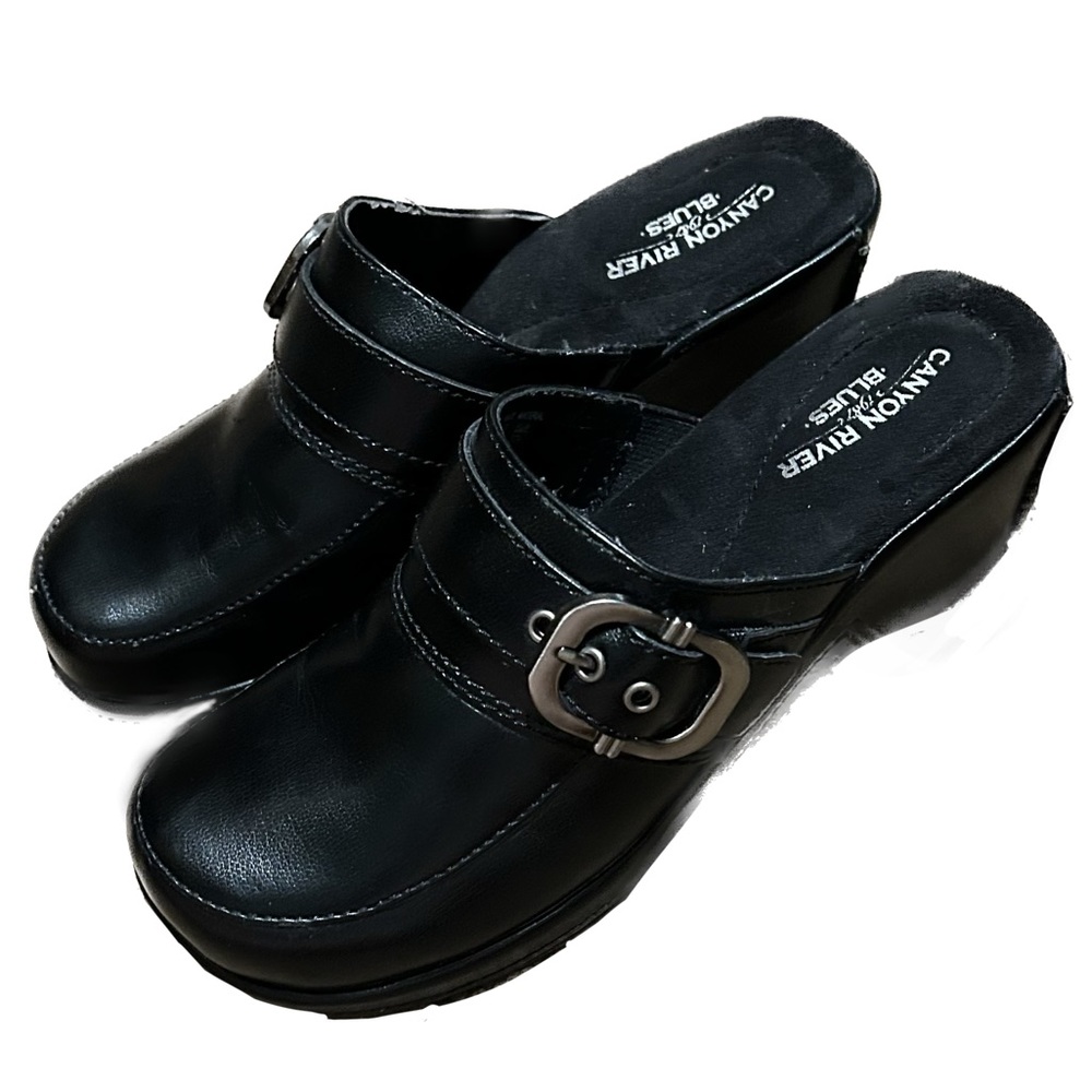 Chunky Mules with Buckle